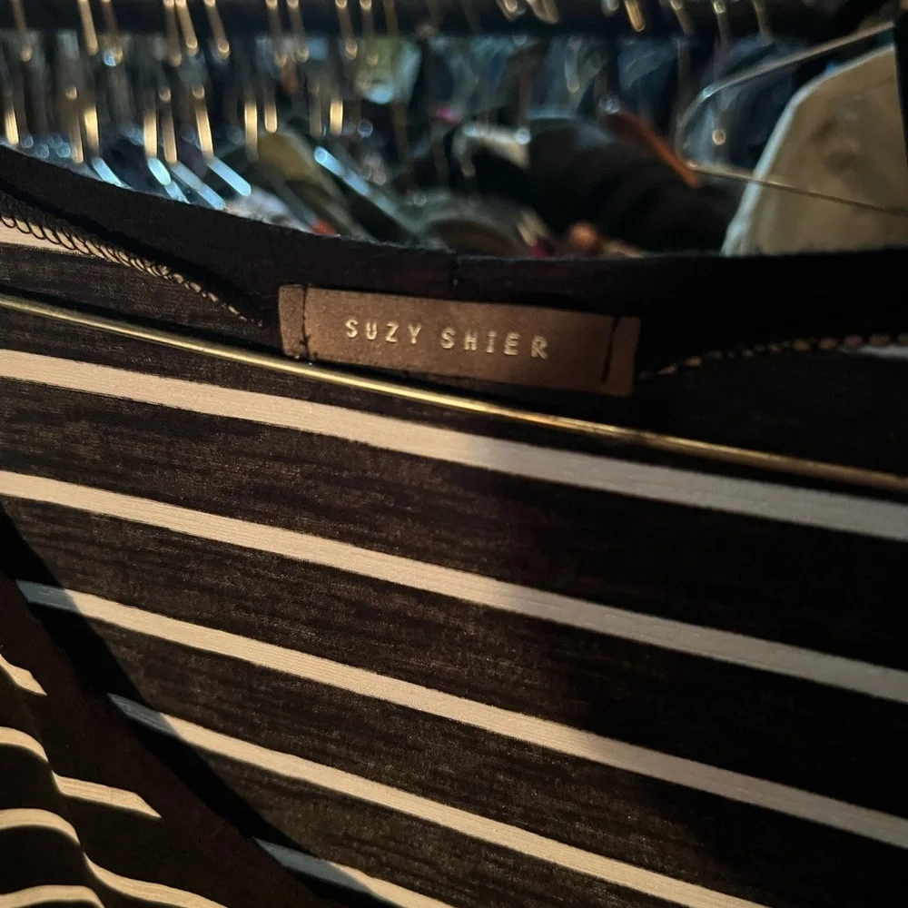 Suzy Shier Black and White Striped Tee lace bottom - Picture 2 of 4